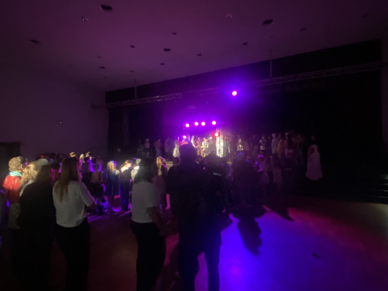 Die Lidl-Tüten gewinnen den Kostümwettbewerb